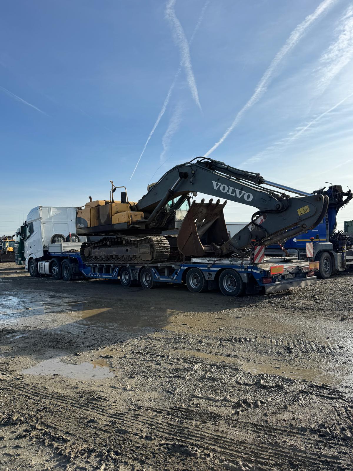 Transport agabaritic excavator Volvo