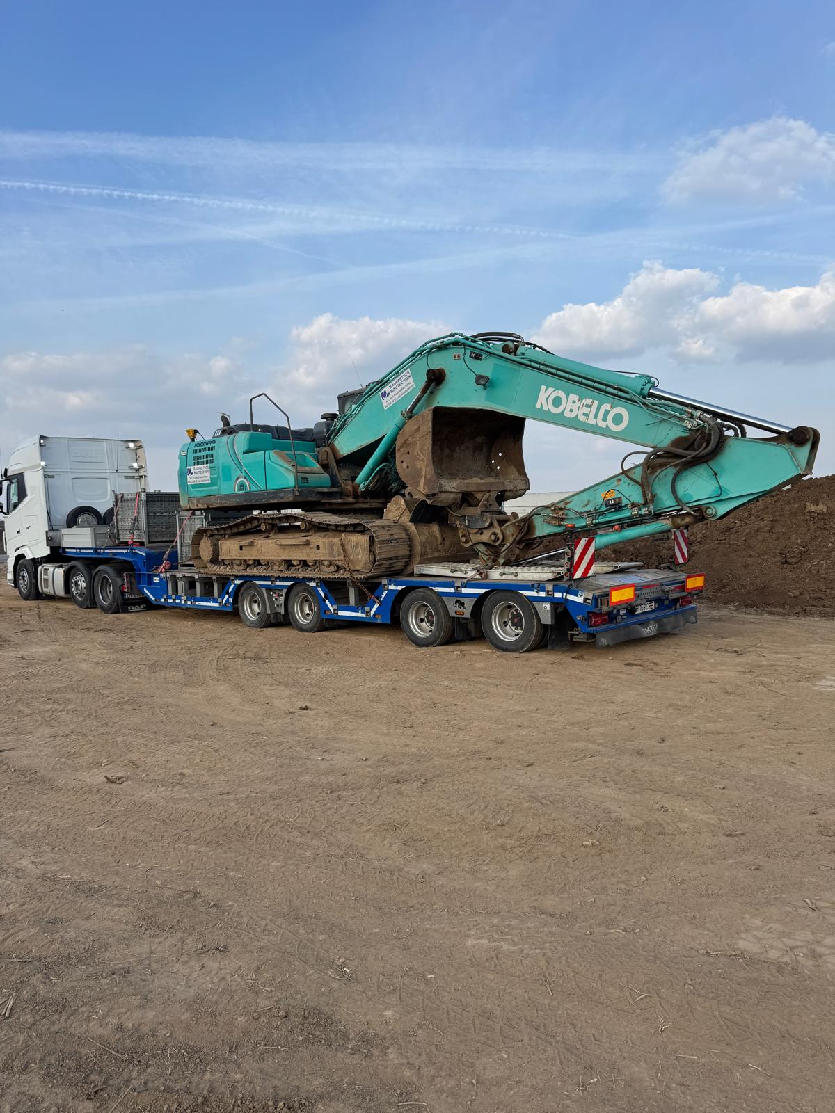 Transport agabaritic excavator Kobelco