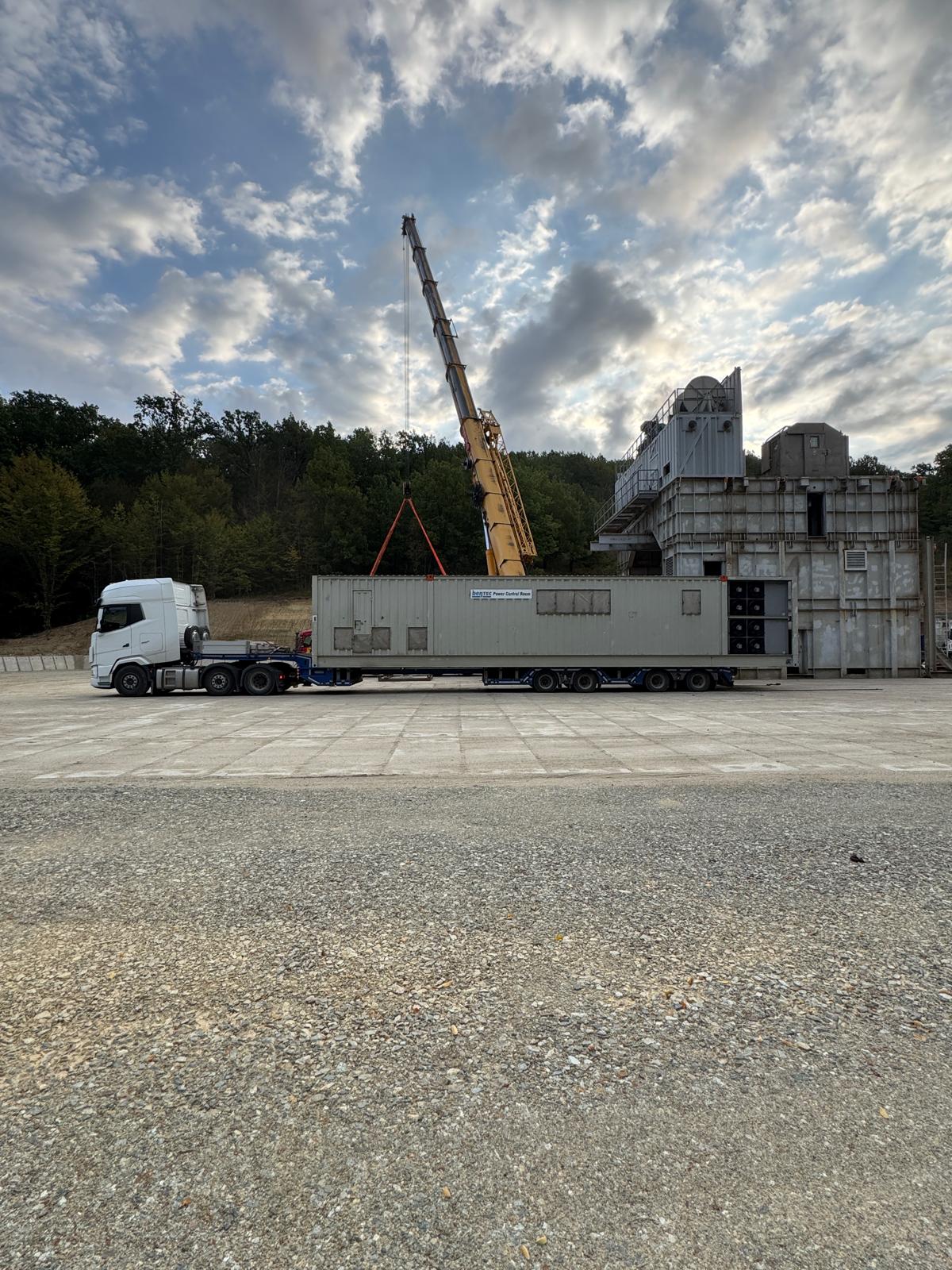 Transport modul supradimensionat cu macara